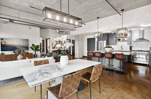 Warehouse District Apartment | MINNeSTAY* Sable 902 - Penthouse | North Loop | Target Center