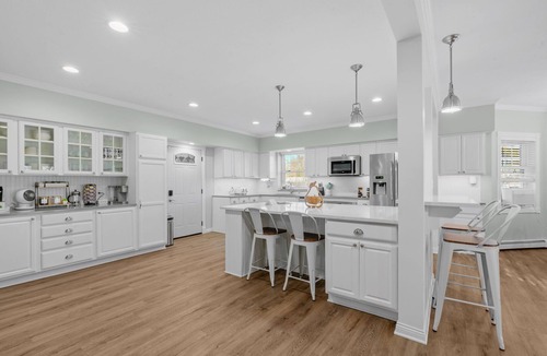 Hugo House | MINNeSTAY* The Orchard