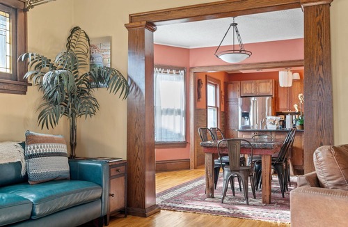 Kingfield House | MINNeSTAY* Urban Oasis Uptown | Walker's Paradise