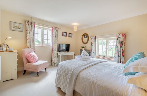 East Dean and Friston Bed & Breakfast | Minnie - Tiger Inn