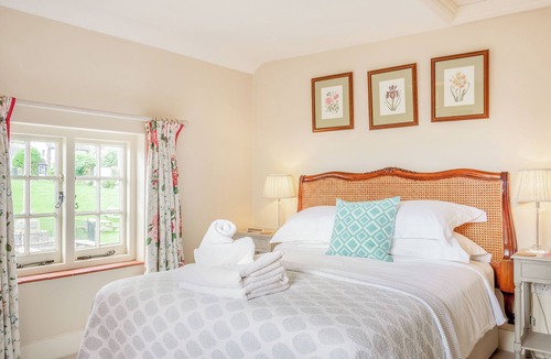 East Dean and Friston Bed & Breakfast | Minnie - Tiger Inn
