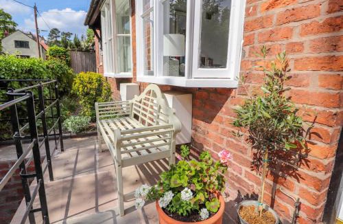 Malpas House | Minnow Cottage