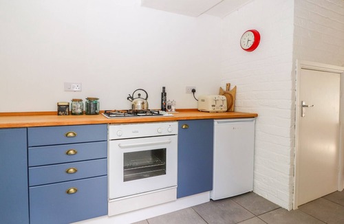 Malpas Cottage | MINNOW COTTAGE, pet friendly, with open fire in Malpas