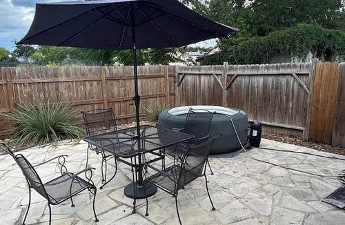 Near East Side House | *Mins 2 Alamo Ranch Hospital & River Center Mall *