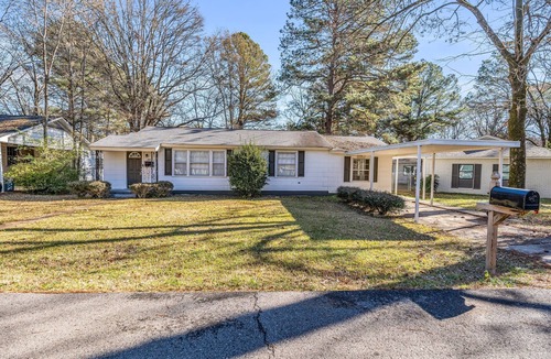 Starkville House | Mins from Campus | Cozy | King Bed