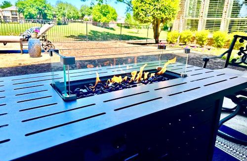 Springfield Apartment | MIns from MGM and Museums