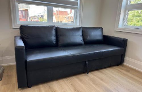 Dovercourt Park Apartment | Mins from Toronto Downtown UFT Exhibition Place