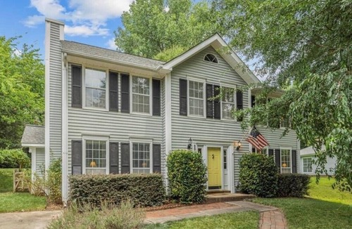 McAlpine House | MINS TO ATRIUM HEALTH, CAROWINDS, AMP BALLANTYNE