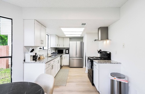 Tanglewood Forest House | Mins to Austin most iconic eateries/bars/places!