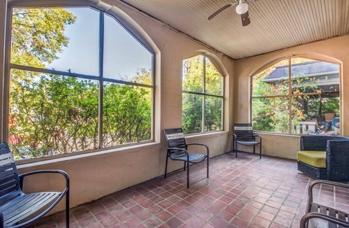 Evergreen House | Mins to Downtown, Bottom Unit - Bluemoon Bungalow