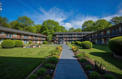 Sheffield Park Apartment | Mins to Hospitals*Arenas*Stadiums*Uptown & Museums