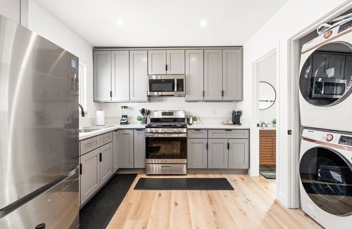 Redlands House | Mins to LLU Med Center- Quiet Detached Retreat