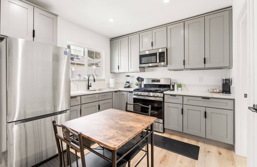 Redlands House | Mins to LLU Med Center- Quiet Detached Retreat