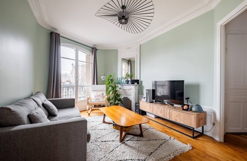 Saint-Ouen Apartment | Mint Infusions, by Veeve
