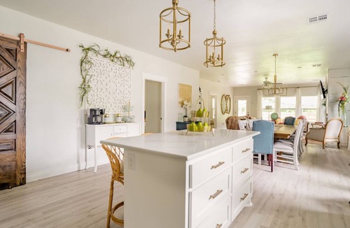 Brazos House | Mint Maven House - Hot Tub - Silo District