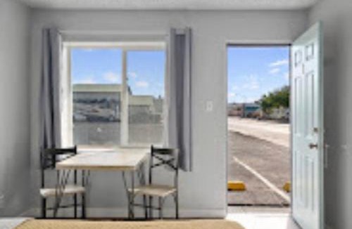 Rock Springs Apartment | Mint motel