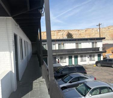 Rock Springs Apartment | Mint motel