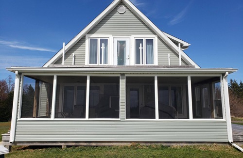 Greenwich House | Minutes from beautiful beaches - Luxury and Comfort with a Fabulous View
