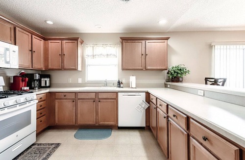 Virginia Trace Villa | Minutes from Lake Sumter Landing Fenced Villa