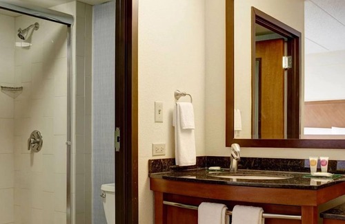 St. Johns Hotel | Minutes from McKinney Falls State Park! Outdoor Pool, Pet-Friendly, FREE Parking