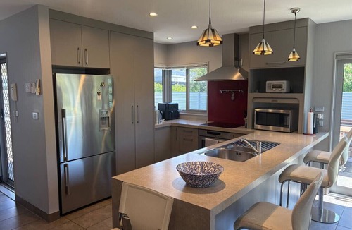 Taradale House | Minutes from Mission