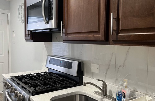 Des Plaines Apartment | Minutes from O’Hare!