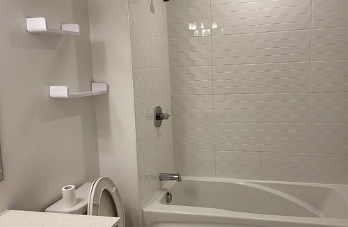 Leitrim House | Minutes from Ottawa Airport Short-Term