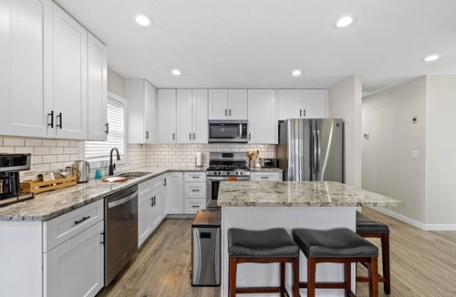 Ozark House | Minutes from Ozark`s favorites