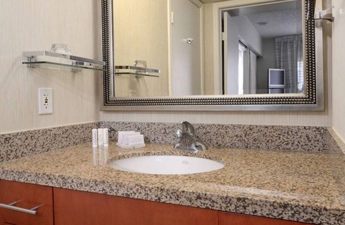 North Dallas Apartment | Minutes from Southern Methodist University! FREE Parking, Pets are welcome, Pool