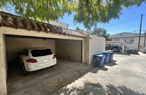 Beachwood Canyon House | Minutes from the Hollywood Sign and the Kodak Theater