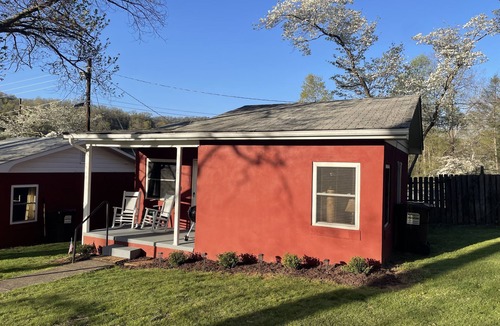 Maggie Valley Cottage | Minutes from the slopes