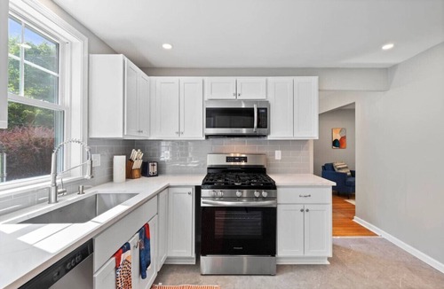 Rochester House | Minutes from UofR- Large 3BDRM!