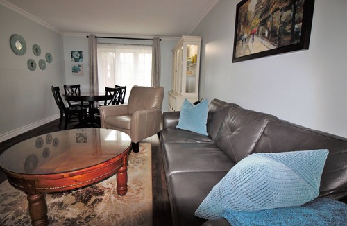 Barrie Apartment | Minutes to Barrie Waterfront & all that it has to offer!