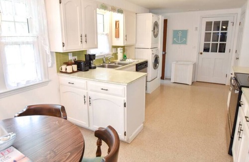 East Dennis House | Minutes to Bayside Beaches!