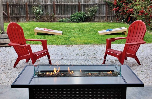Eastside Apartment | Minutes to Beach Patio Fire Pit Pet Friendly Huge Yard