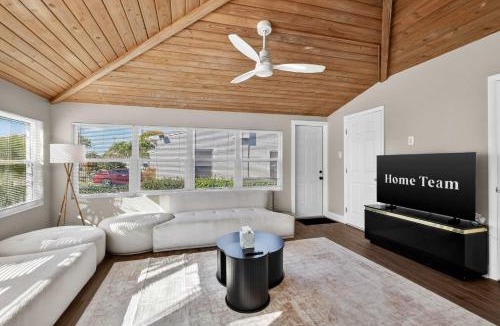 Poiciana Park II House | Minutes to Beach Dog Friendly BBQ Patio