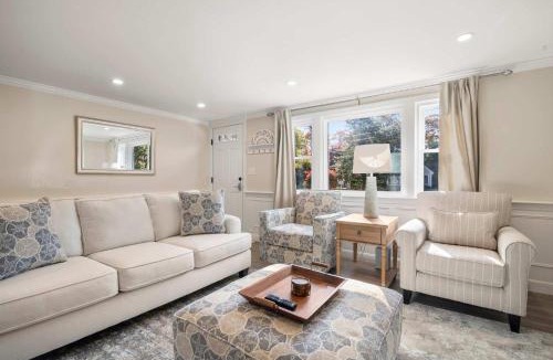 Centerville House | Minutes to Craigville Beach Private Patio and Backyard