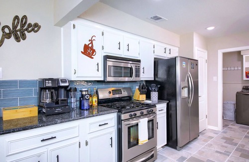 Pflugerville House | Minutes to Downtown, Dell Diamond, SXSW, Domain, COTA