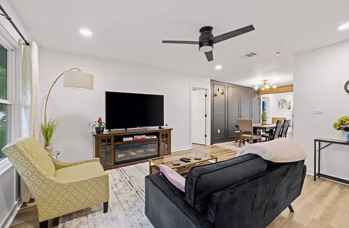 Austin House | Minutes to Downtown -Fire Pit Pool