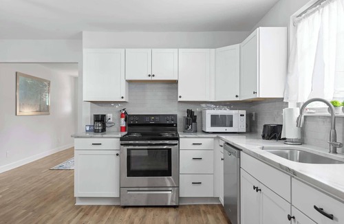 Chattanooga House | Minutes to Downtown, Park & Zoo! Trendy at Hoyt