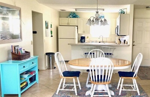 Duval House | Minutes to entertainment, activities and more!