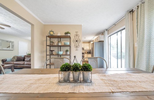 Peachtree City House | Minutes to Lake Peachtree, Flat Creek Country Club