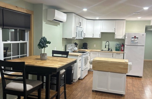 York Apartment | Minutes to National Park, beaches, golf, bike paths, restaurants and more….
