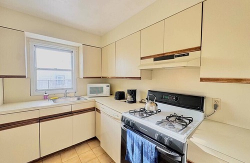 Guttenberg Apartment | Minutes to NYC spacious place