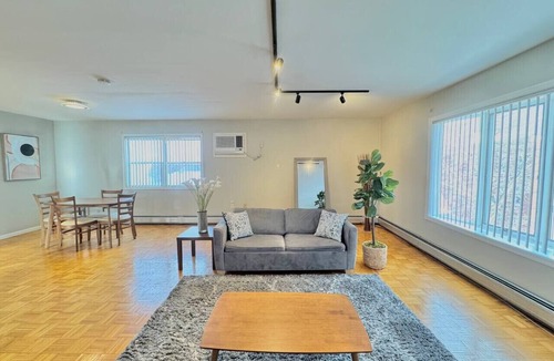 Guttenberg Apartment | Minutes to NYC spacious place
