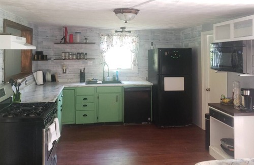 Maryland Heights House | Minutes to St. Louis Music Park, Hollywood Amphitheater and Creve Couer Lake