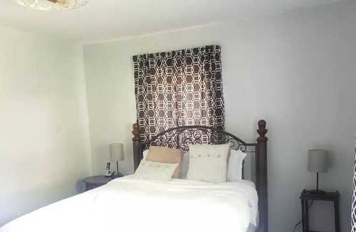 Maryland Heights House | Minutes to St. Louis Music Park, Hollywood Amphitheater and Creve Couer Lake