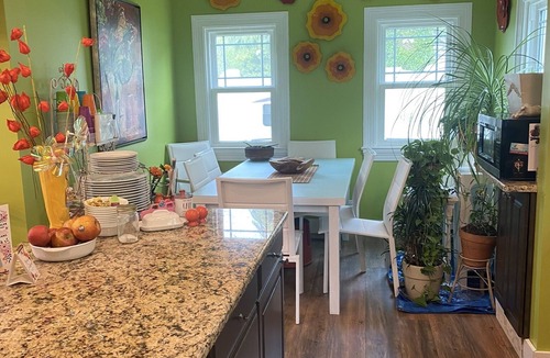 Cape Charles House | Minutes to the BEACH! Boat friendly, fire pit, bocci & large yard for famly fun!