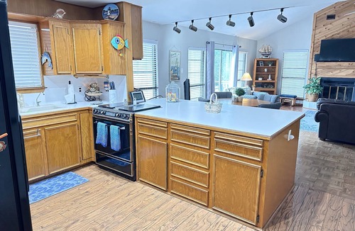 Cedar Lane House | Minutes to the Beach! Family friendly House with lots of fishing oppurtunity!