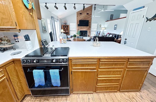 Cedar Lane House | Minutes to the Beach! Family friendly House with lots of fishing oppurtunity!
